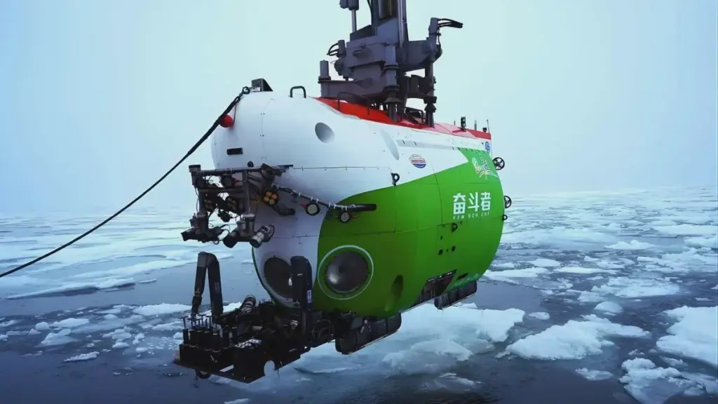 Kina sender bemandet undervandsfartøj 5.277 meter ned under Arktis – hemmelige fund kan ændre kort for altid
